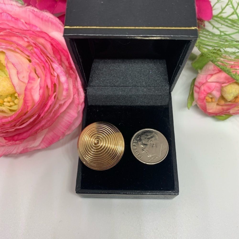 VINTAGE⚜️RARE NAPIER Golden Coil Clip Earrings - Picture 5 of 6
